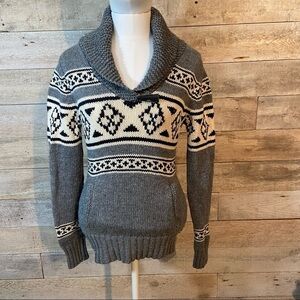 Aritzia TNA  women's lambswool sweater in size small